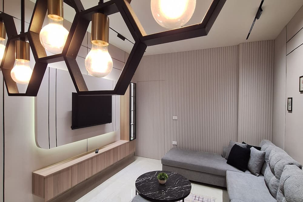 Charming 2-bedroom Apartment in Hamra, Beirut