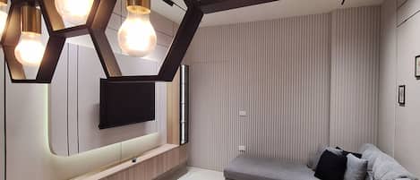 Apartment, 2 Bedrooms, Smoking, Balcony | Living room
