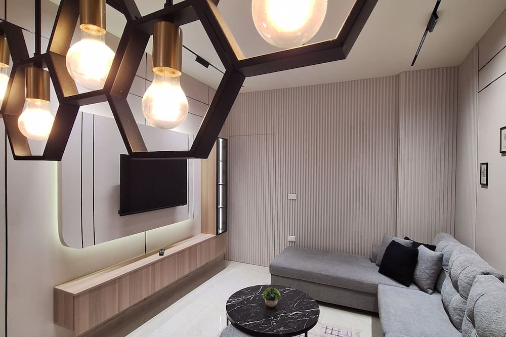 Charming 2-bedroom Apartment in Hamra, Beirut
