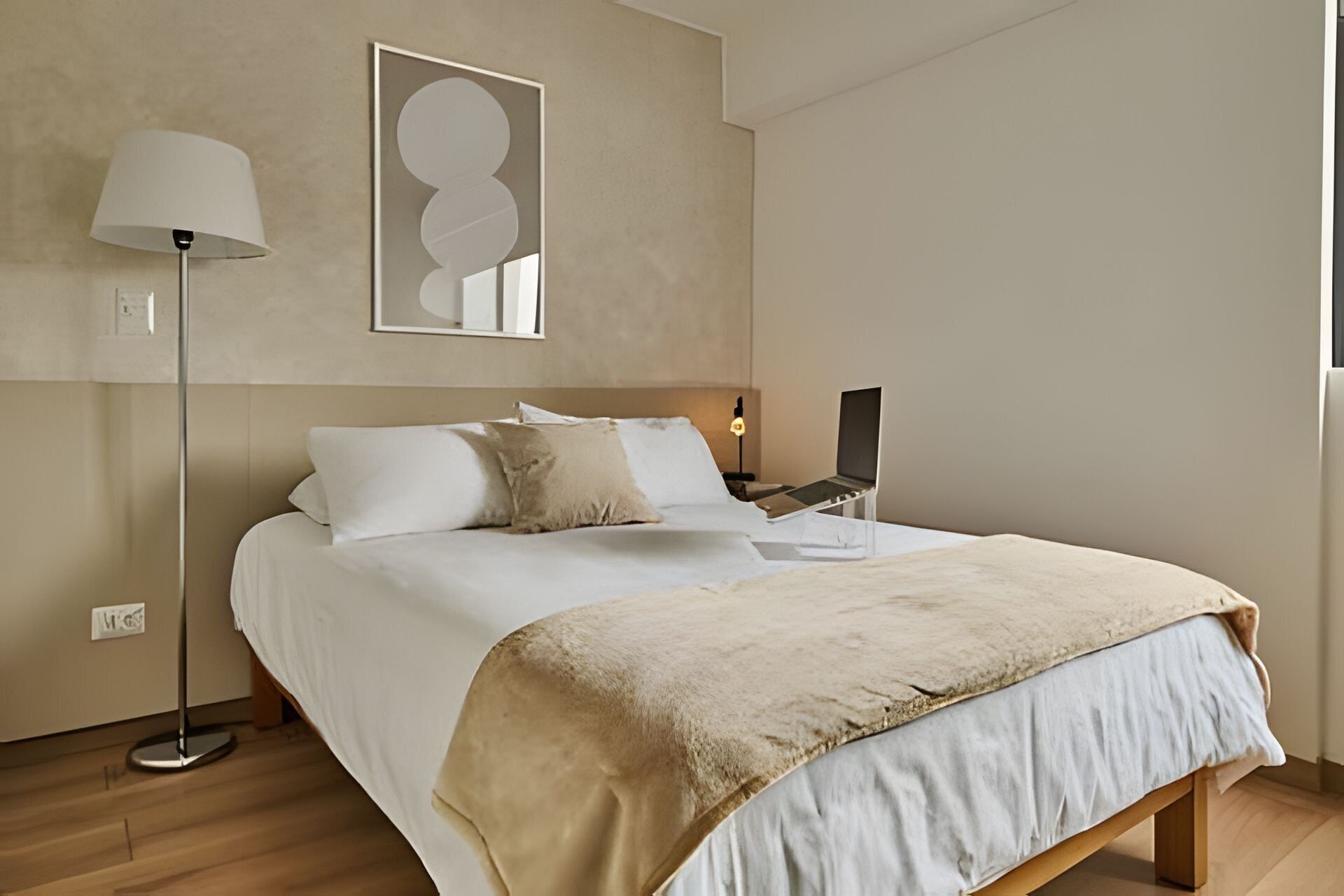 Apartamento básico | Cortinas opacas, tabla de planchar con plancha, wifi gratis