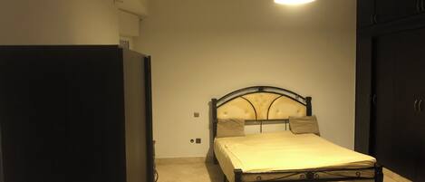 3 dormitorios, tabla de planchar con plancha, wifi gratis y ropa de cama