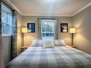 4 bedrooms, WiFi, bed sheets - 4BR Family-Friendly Acadia Home - 3 King Beds! (Mount Desert)