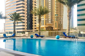 Pool - 2BR, Seaside Serenity, Sea View - Torch Tower, Dubai Marina (Dubai)
