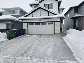 Apartment, 1 Bedroom | Exterior - Cozy 1-bedroom Basement Suite With Private Entrance in Saskatoon (Saskatoon)