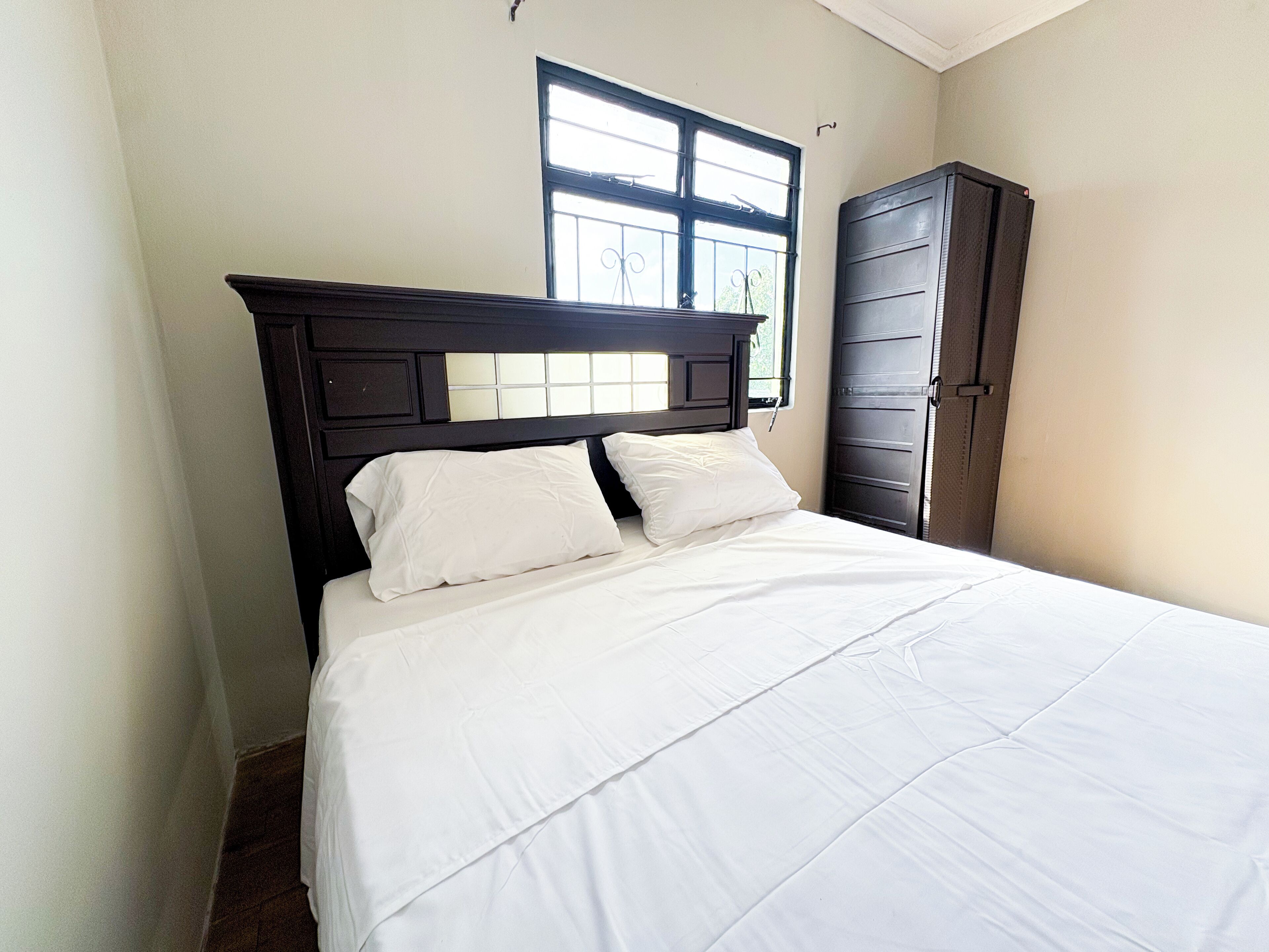 Fer et planche à repasser, accès Internet, draps fournis