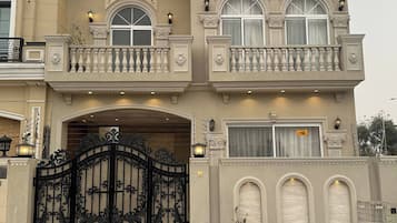 House, 3 Bedrooms, Accessible, Smoking | Exterior detail