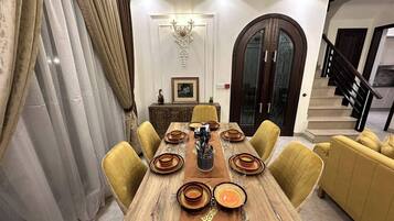 Maison, 3 chambres, accessible aux personnes à mobilité réduite, fumeur | Salle à manger