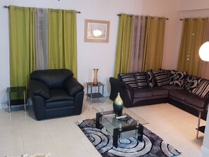 Appartement, 2 chambres, vue ville | Salle de séjour