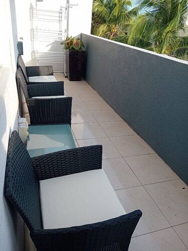 The Oasis Kingston 5 Luxury Loft, 24hrs Security