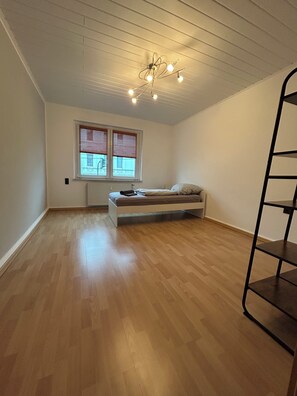 Interior - VierZimmerGlück Essen Fully furnished city apartment for up to 4 people (Essen)