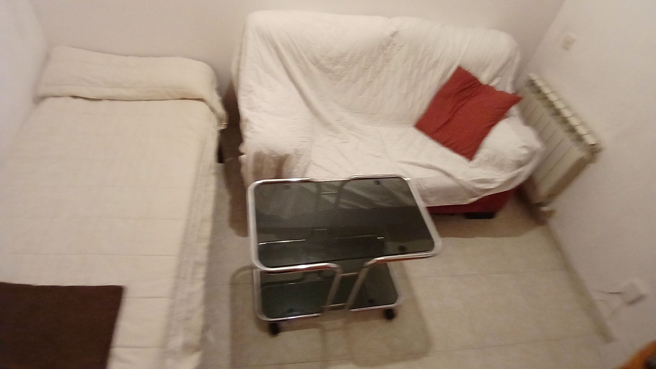 1 slaapkamer, een strijkplank/strijkijzer, wifi, beddengoed