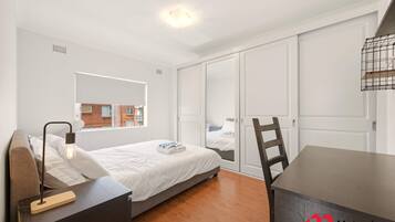 Bügeleisen/Bügelbrett, WLAN, Bettwäsche