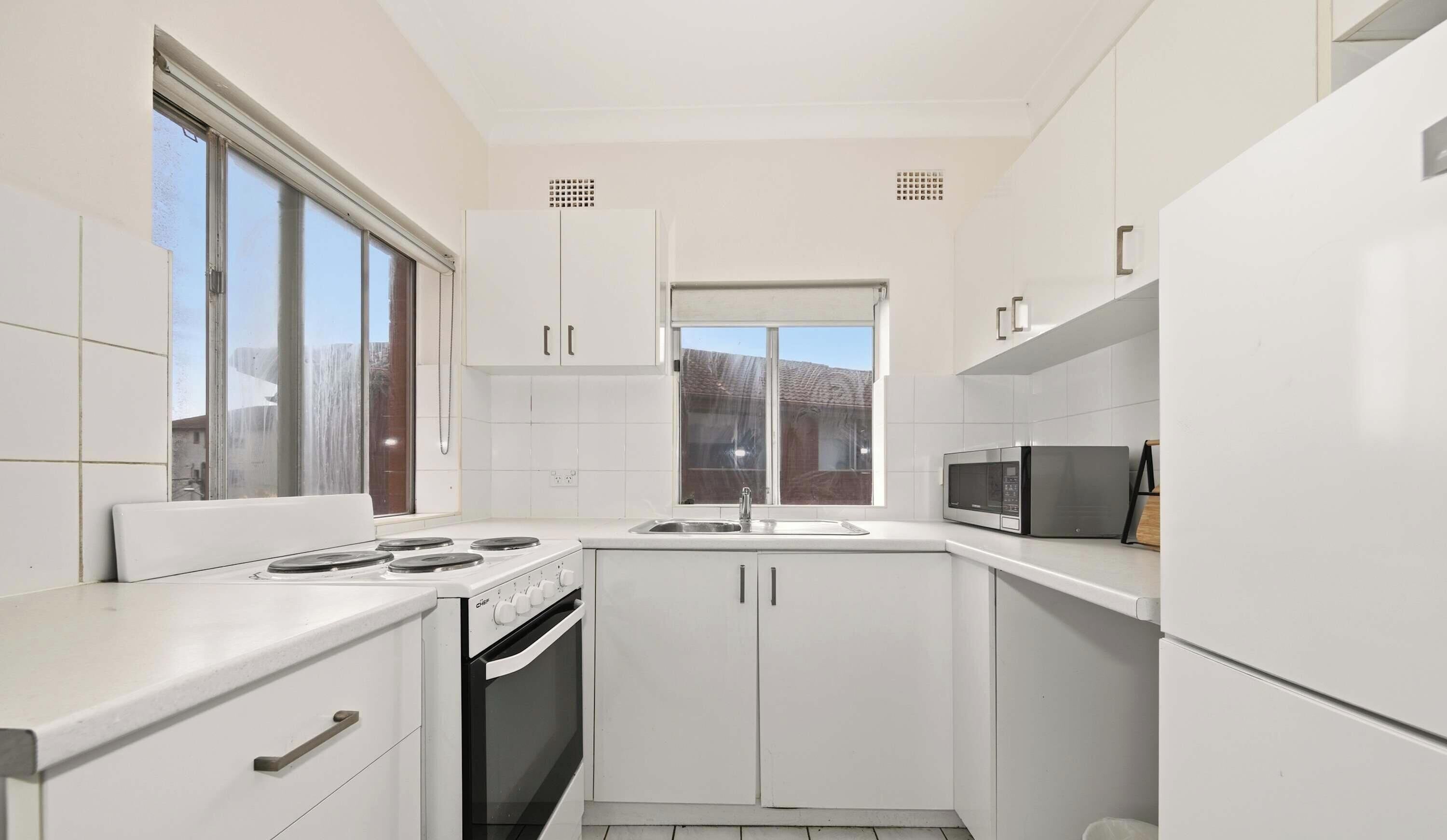 Fridge, microwave, stovetop, toaster