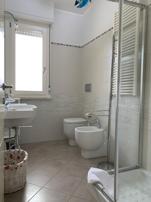 Regadera y bidet 
