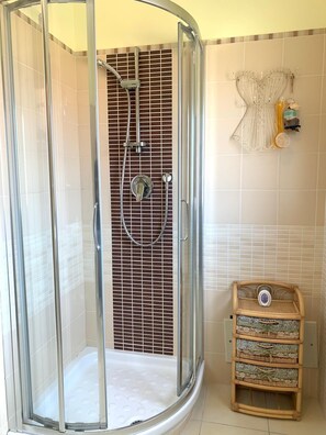 Shower, bidet - A Glimpse of the Sea (Alghero)