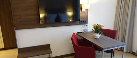 豪華雙人房, 城市景 | 用餐區
