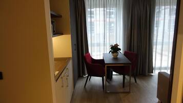 Superior-Suite, Stadtblick | Speisen