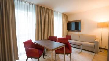 Superior-Suite, Stadtblick | Wohnbereich