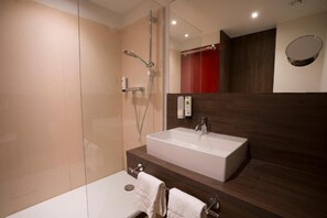 Dusche, Haartrockner, Seife, Shampoo