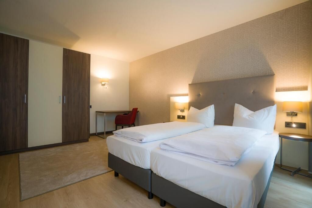 Superior-Suite, Stadtblick | Zimmersafe, laptopgeeigneter Arbeitsplatz, Verdunkelungsvorhänge