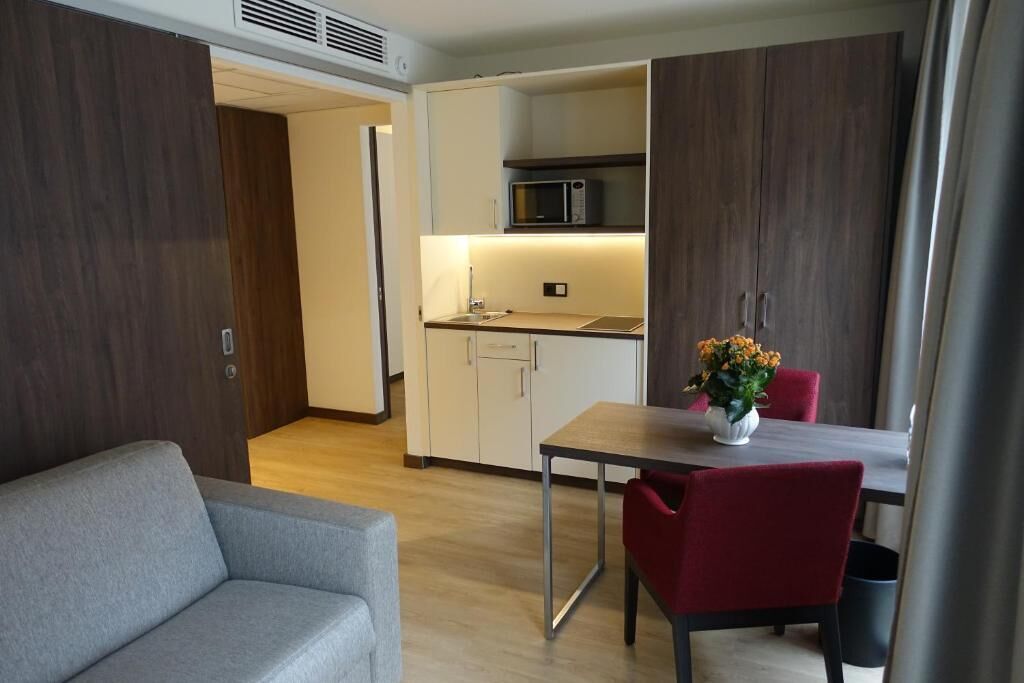 Superior Suite, City View | Interior