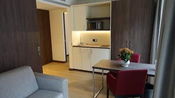 Superior Suite, City View | Interior