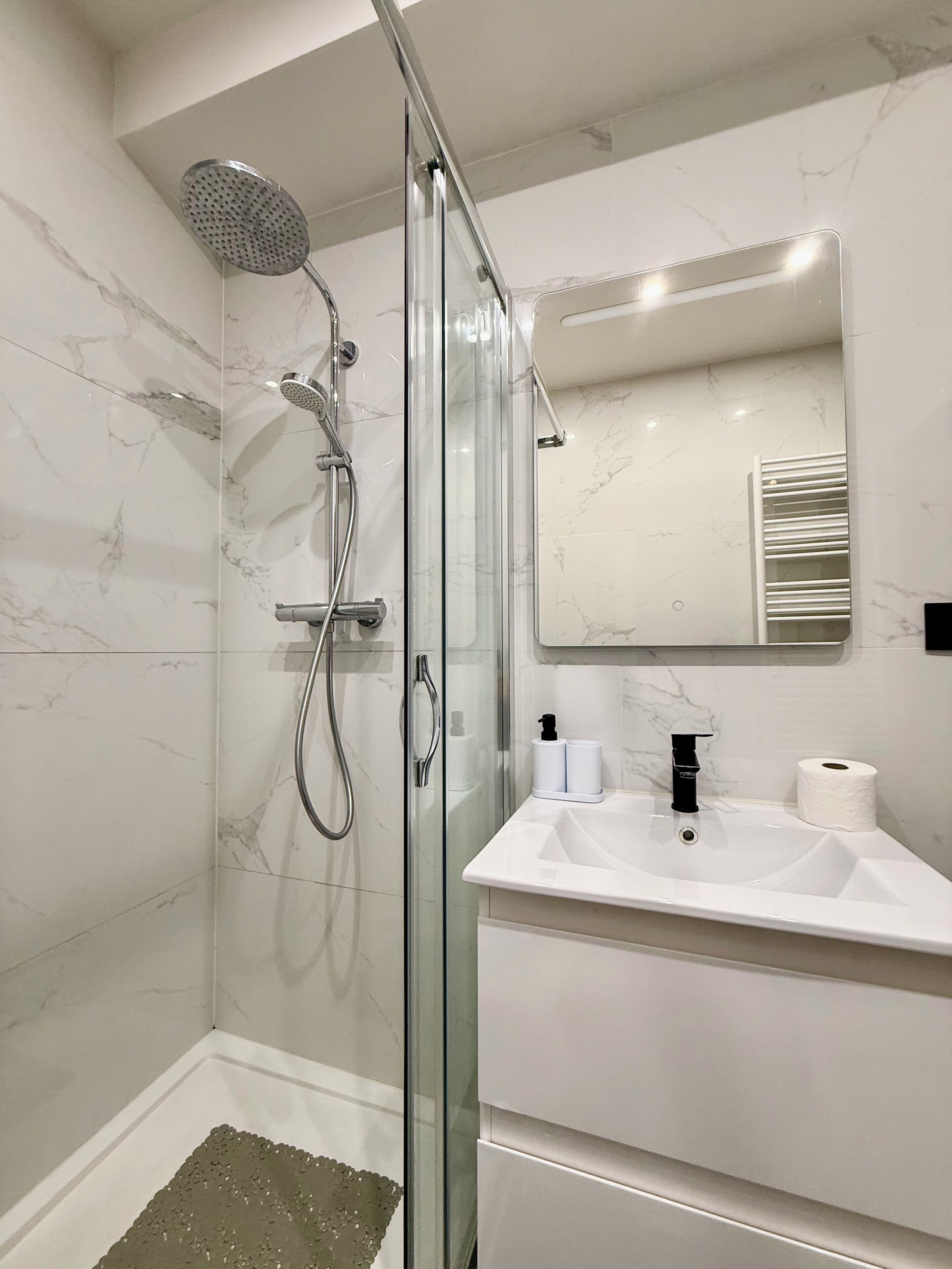 Apartment | Bathroom