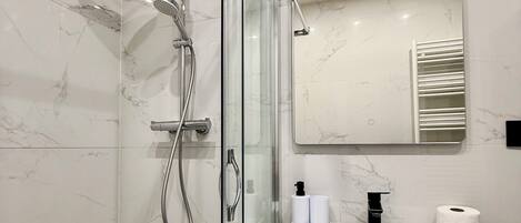 Apartment | Bathroom