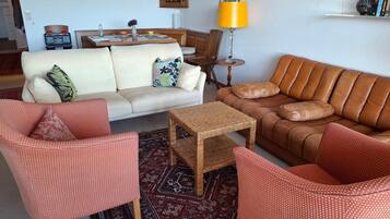 Fernseher, Stereoanlage