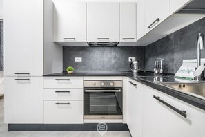 Kühlschrank, Mikrowelle, Geschirrspüler