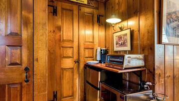 Suíte, 1 cama Queen | Parte interna