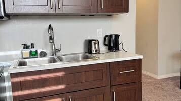 Room, 1 Bedroom | Interior