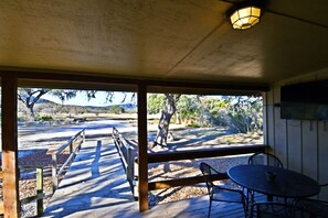Outdoor dining - 3 Forks: 3  BR, 2  BA House in Concan, Sleeps 10 (Concan)