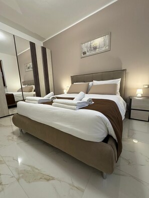 Iron/ironing board, WiFi, bed sheets - Mark's House (Parabiago)