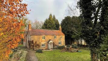 Nhà, 3 phòng ngủ | Ngoại thất