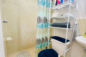 Hair dryer, towels, soap, shampoo - Acapulco Vibes - Apartment with Swimming Pool Near Punta Diamante (Acapulco de Juárez)