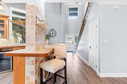 Good Vibes: New Mgmt, Relaxing Private Escape w/ Pool, w/ Beach Service