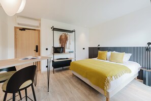 Classic Double Room | Free WiFi - Neostelia (Annecy)