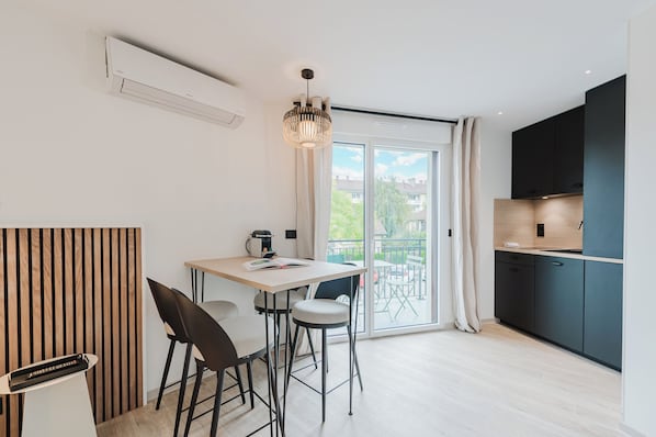 Dining - Neostelia (Annecy)