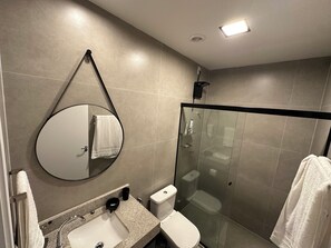 Serviettes fournies, savon, papier toilette