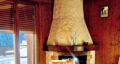 Charming Vintage Flat Near Spa & Slopes