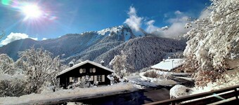 Charming Vintage Flat Near Spa & Slopes