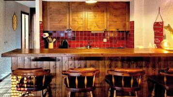 Apartment, 1 Bedroom, Smoking, Balcony | Private kitchen