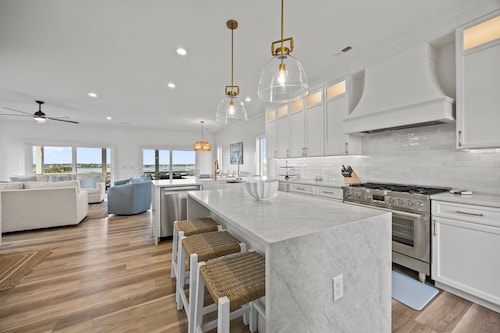 The Jolly Gator #212 Resort Pool, Private Hot Tub, Elevator, Game Room