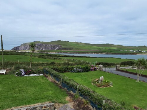 Ballyferriter Dingle Seaside Beautiful House