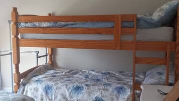 House, 3 Bedrooms, Fireplace