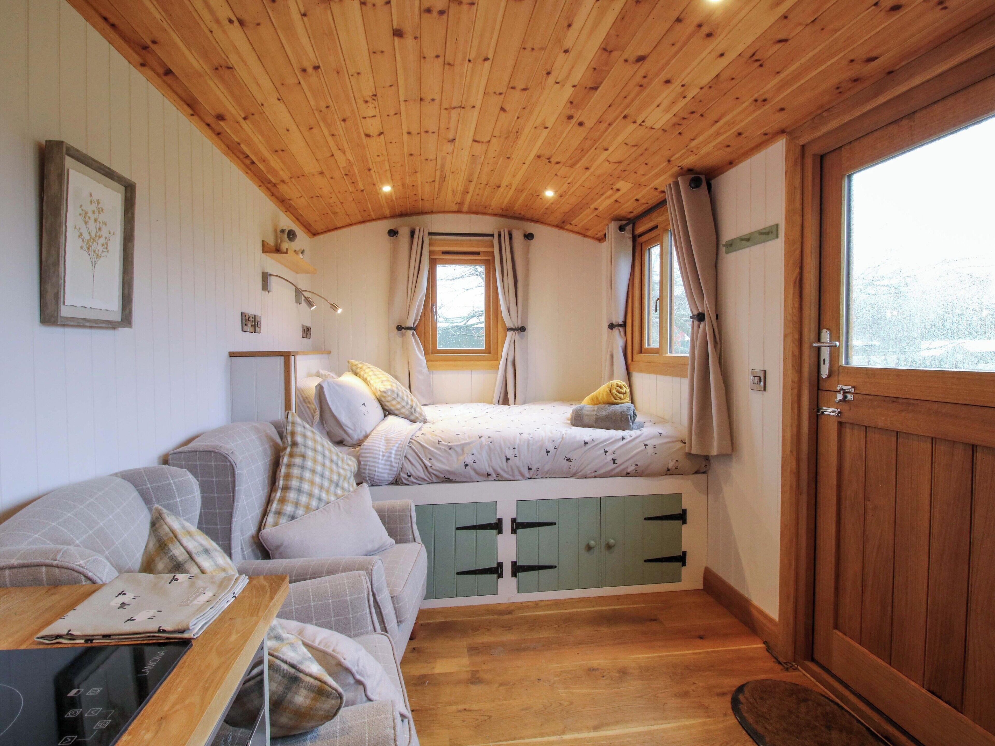 1 bedroom, individually decorated, individually furnished, free WiFi