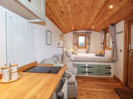 1 bedroom, individually decorated, individually furnished, free WiFi