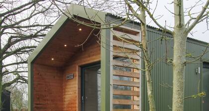 Leafy Oaks Cabin