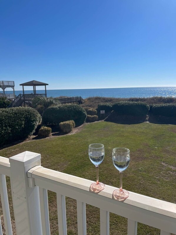 Property grounds - Isle Be Back - Oceanfront Ocean Isle (Ocean Isle Beach)